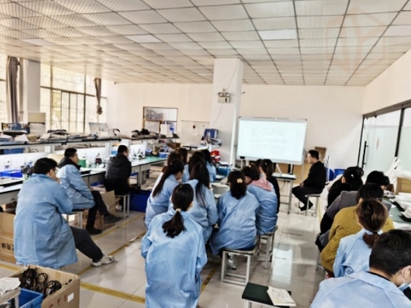 陕西君研科技开展传感器技术专项培训 夯实生产团队专业基础